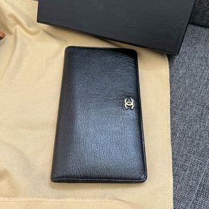 Chanel leather wallet